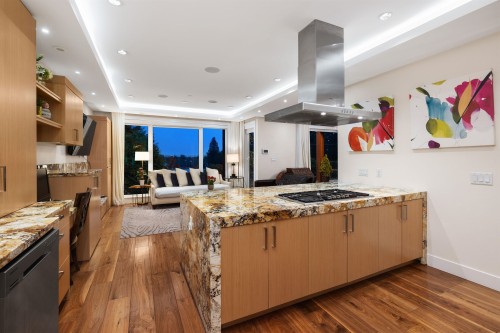 2449 Kings Avenue, West Vancouver, BC 