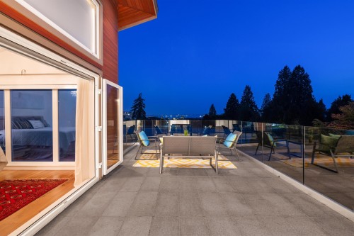 2449 Kings Avenue, West Vancouver, BC 