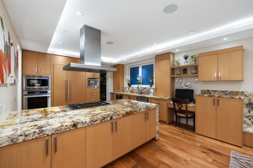 2449 Kings Avenue, West Vancouver, BC 