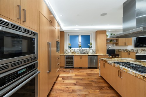 2449 Kings Avenue, West Vancouver, BC 