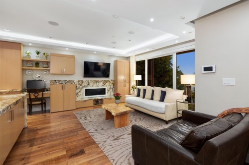 2449 Kings Avenue, West Vancouver, BC 