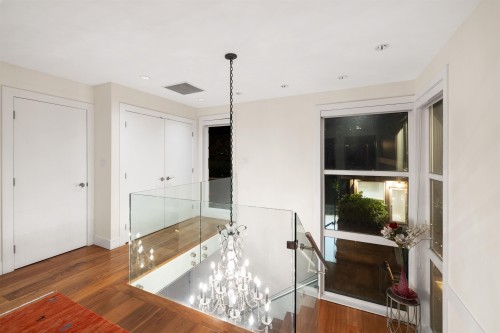 2449 Kings Avenue, West Vancouver, BC 