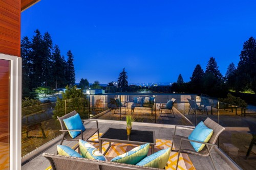 2449 Kings Avenue, West Vancouver, BC 