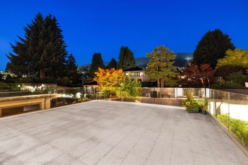 2449 Kings Avenue, West Vancouver, BC 