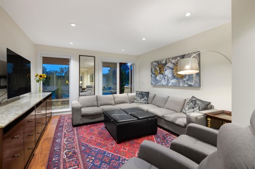 2449 Kings Avenue, West Vancouver, BC 