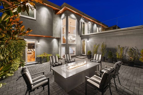 2449 Kings Avenue, West Vancouver, BC 