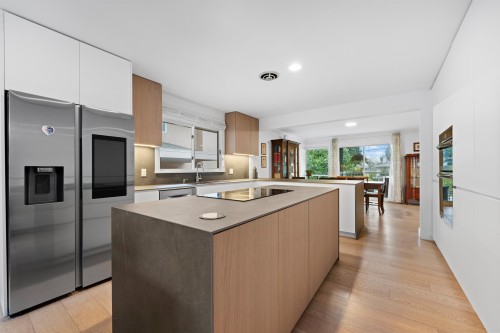 6422 Douglas Street, West Vancouver, BC 