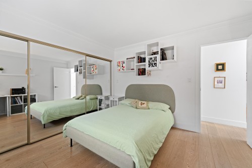 6422 Douglas Street, West Vancouver, BC 