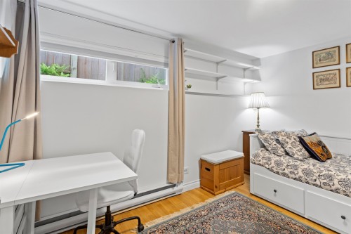 6422 Douglas Street, West Vancouver, BC 