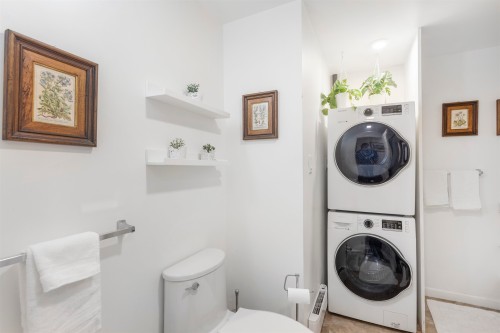 6422 Douglas Street, West Vancouver, BC 