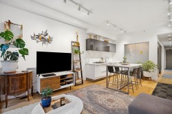 228-108 1st Avenue E Vancouver, BC V5T 0E4