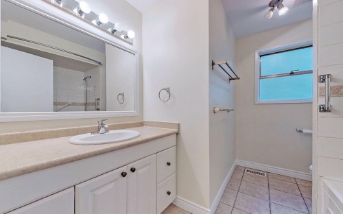 768 Como Lake Avenue, Coquitlam, BC 