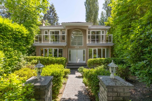 1426 Fulton Avenue  West Vancouver, BC V7T 1P1