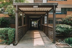 206-410 Agnes Street  New Westminster, BC V3L 1G1