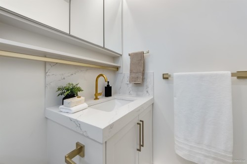 1347 64Th Avenue E, Vancouver, BC 