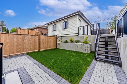 1347 64Th Avenue E, Vancouver, BC 