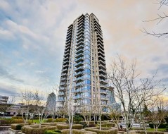 1703-4250 Dawson Street  Burnaby, BC V5C 4B1
