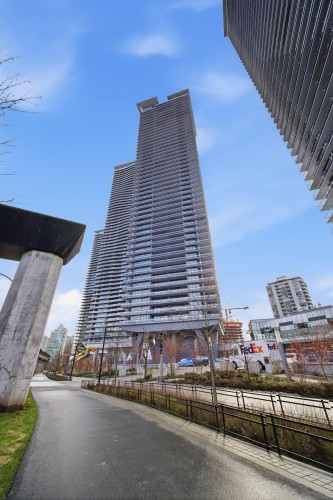1009-4730 Lougheed Highway, Burnaby, BC 