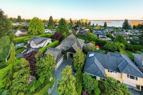 2312 Kings Avenue, West Vancouver, BC 