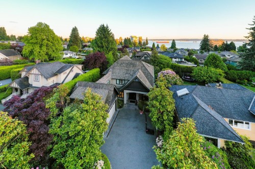 2312 Kings Avenue, West Vancouver, BC 
