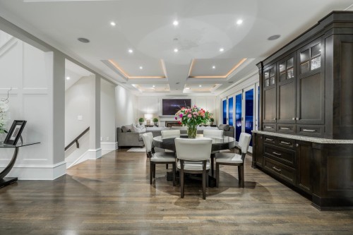 2312 Kings Avenue, West Vancouver, BC 