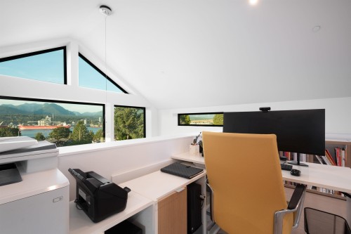 2734 Yale Street, Vancouver, BC 