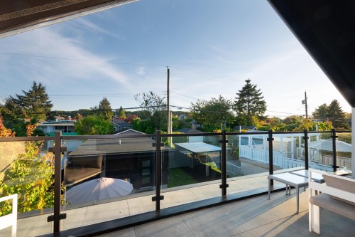 2734 Yale Street, Vancouver, BC 