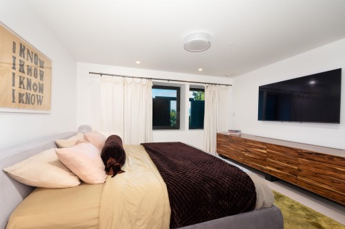 2734 Yale Street, Vancouver, BC 