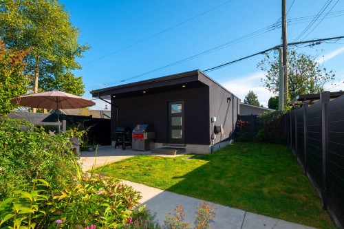 2734 Yale Street, Vancouver, BC 