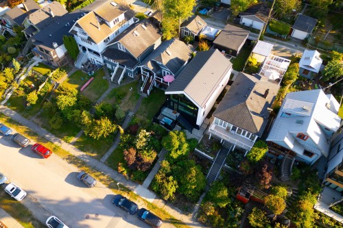 2734 Yale Street, Vancouver, BC 