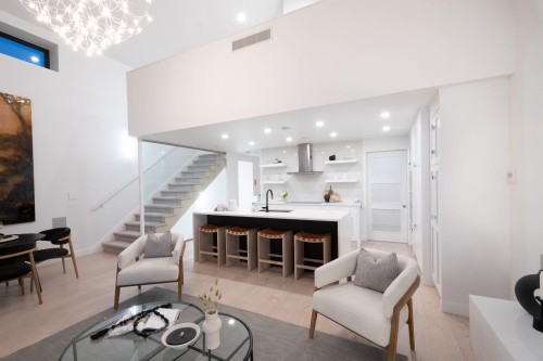 2734 Yale Street, Vancouver, BC 