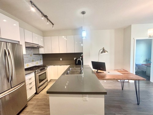 309-3107 Windsor Gate  Coquitlam, BC V3B 0L1