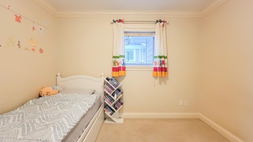 203 18Th Street E, North Vancouver, BC 