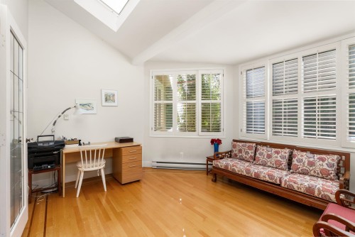 1537 40Th Avenue W, Vancouver, BC 