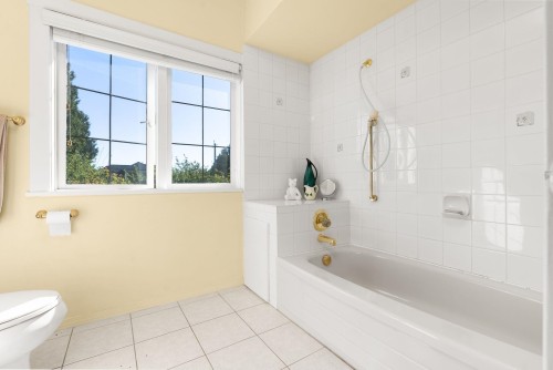 1537 40Th Avenue W, Vancouver, BC 