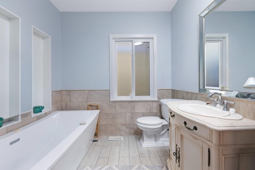 2675 Dundas Street, Vancouver, BC 