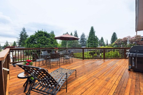 349 24Th Street E, North Vancouver, BC 