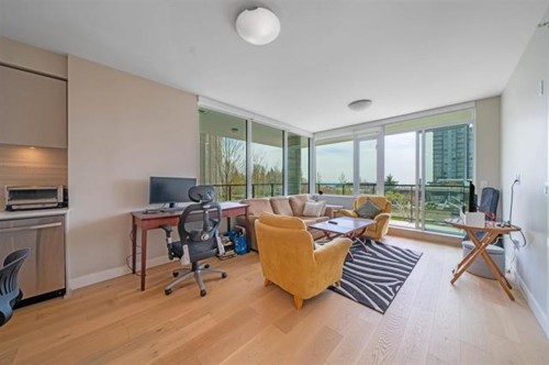 504-8761 University Crescent, Burnaby, BC 