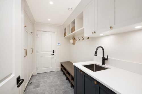 5450 Marine Drive, West Vancouver, BC 