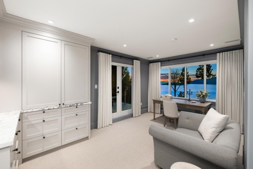 5450 Marine Drive, West Vancouver, BC 