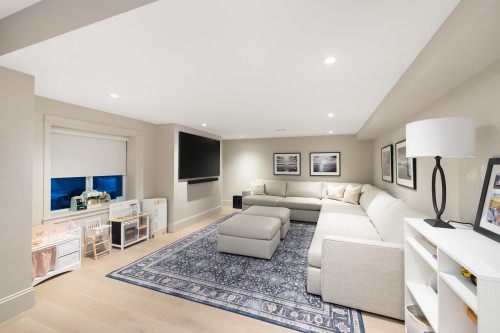 5450 Marine Drive, West Vancouver, BC 