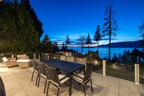 5450 Marine Drive, West Vancouver, BC 