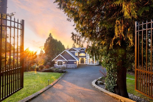 5450 Marine Drive, West Vancouver, BC 