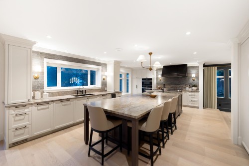 5450 Marine Drive, West Vancouver, BC 