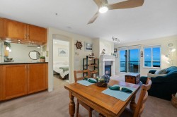 308-333 1st Street E North Vancouver, BC V7L 4W9