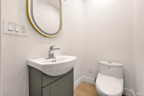 260 65Th Avenue E, Vancouver, BC 