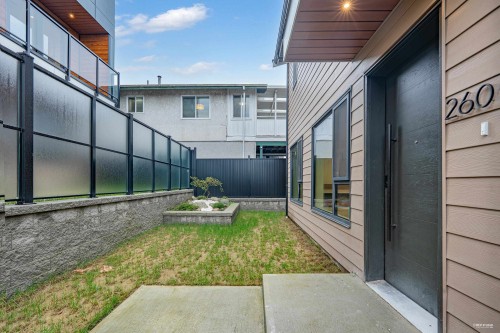 260 65Th Avenue E, Vancouver, BC 