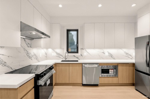 260 65Th Avenue E, Vancouver, BC 