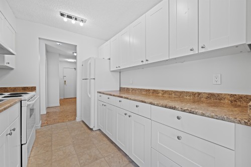 208-2024 Fullerton Avenue, North Vancouver, BC 