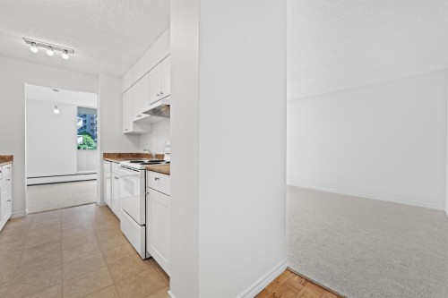 208-2024 Fullerton Avenue, North Vancouver, BC 